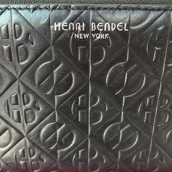 Henri Bendel Monogram Embossed Wallet-EUC - Picture 8 of 10